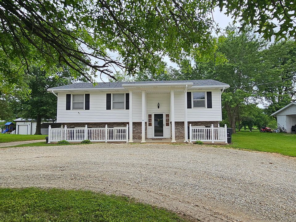 1st image of 901 Elaine Dr