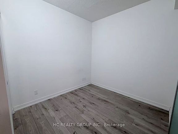 4th image of 161 Roehampton Ave #3606