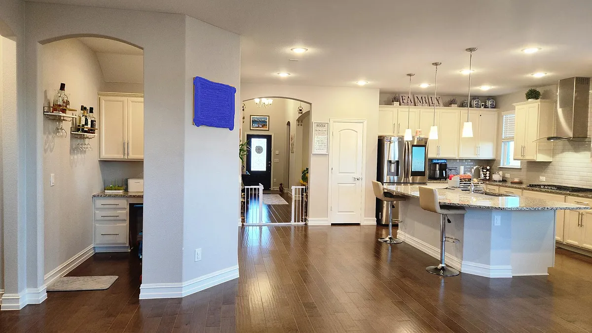 Building Photo - 5901 Silverhollow Dr