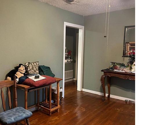 2nd image of 511 VERNE ST