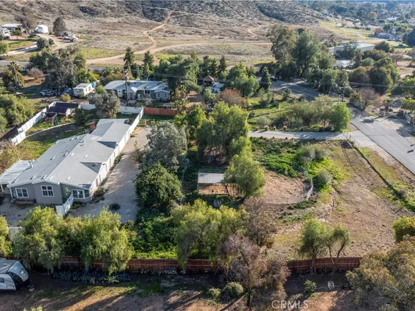 28104 Rancho Dr, Canyon Lake, CA 92587
