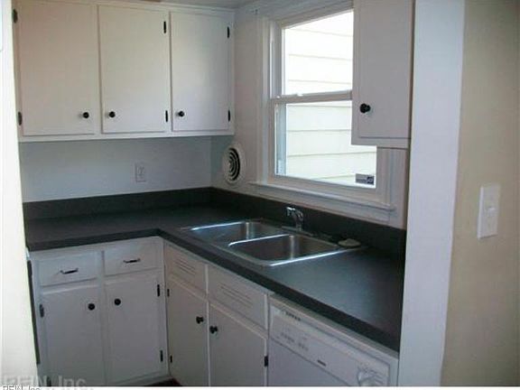 4th image of 408 Savage Dr Unit C
