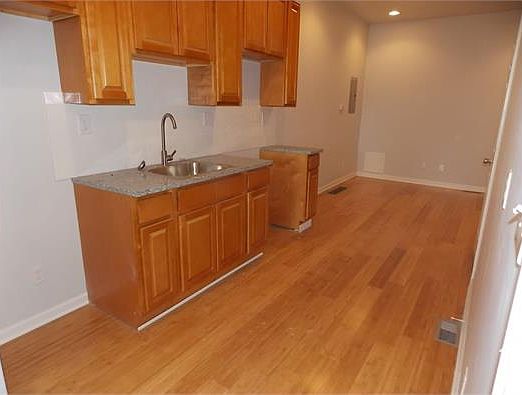 5th image of 5241 Chester Ave #1