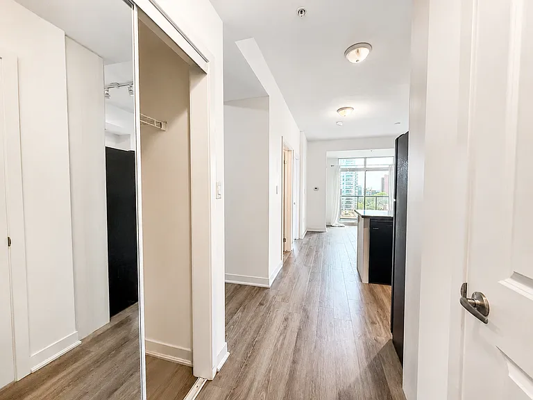 85 Robinson St #906 — Photo 9