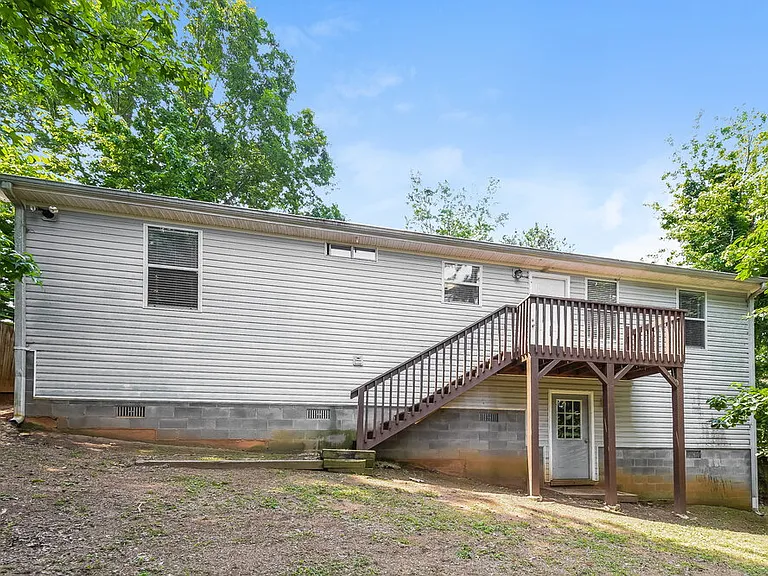 2740 Lakeside Trl — Photo 16