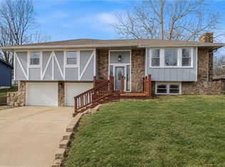 519 S Ridge Dr, Olathe, KS 66061