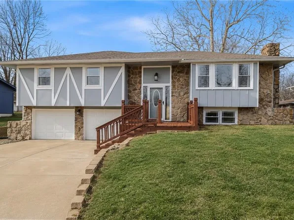 519 S Ridge Dr, Olathe, KS 66061