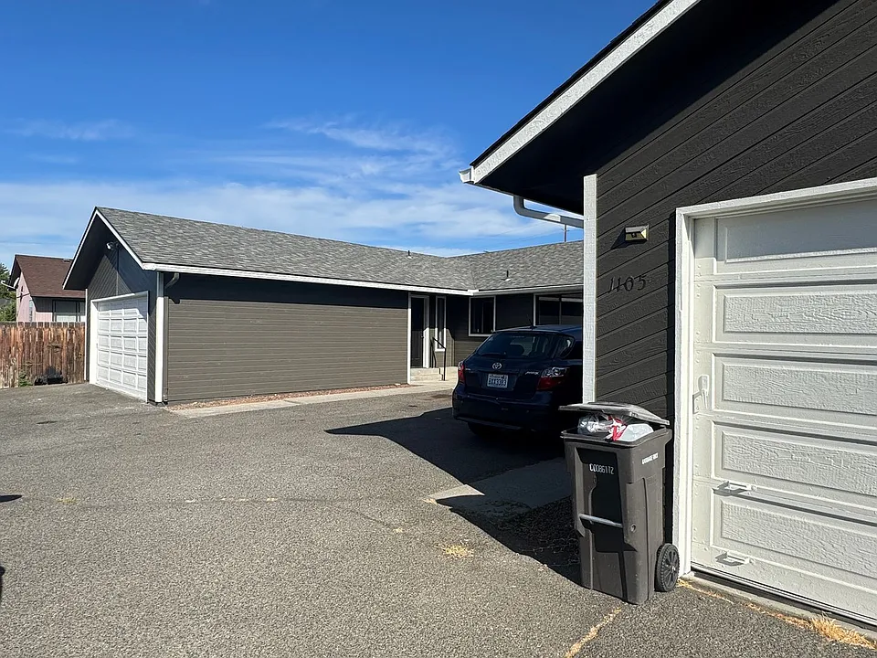 1105 S 34th Ave