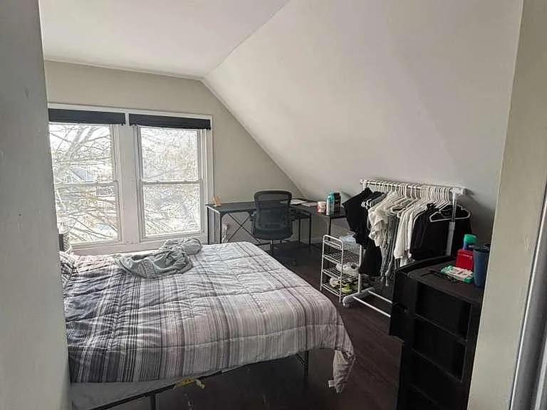 310 Noble St — Photo 5