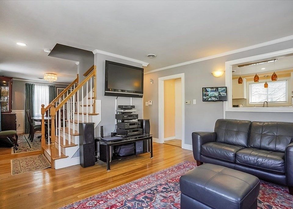 10 Albermarle St, Methuen, MA 01844 Zillow