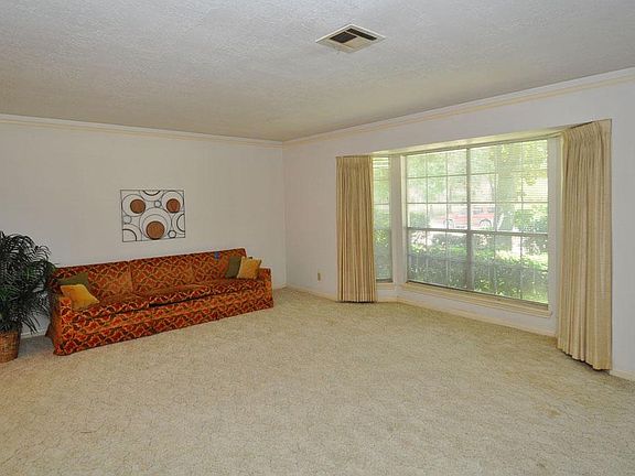 4th image of 2314 Pine Terrace Dr