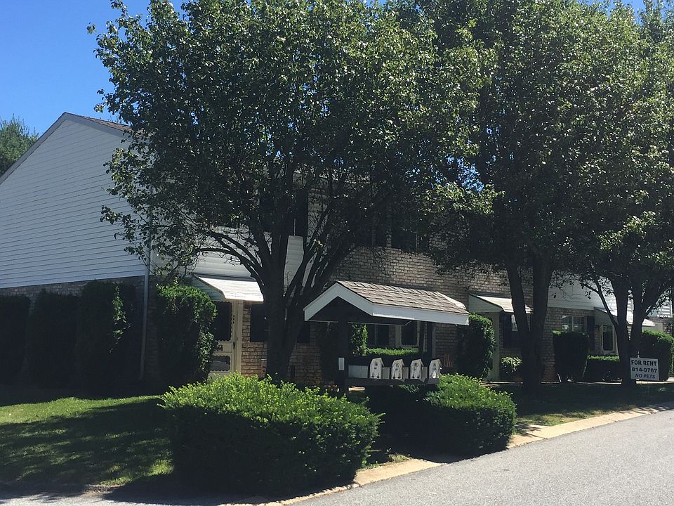 2nd image of 633 Green Meadows Dr