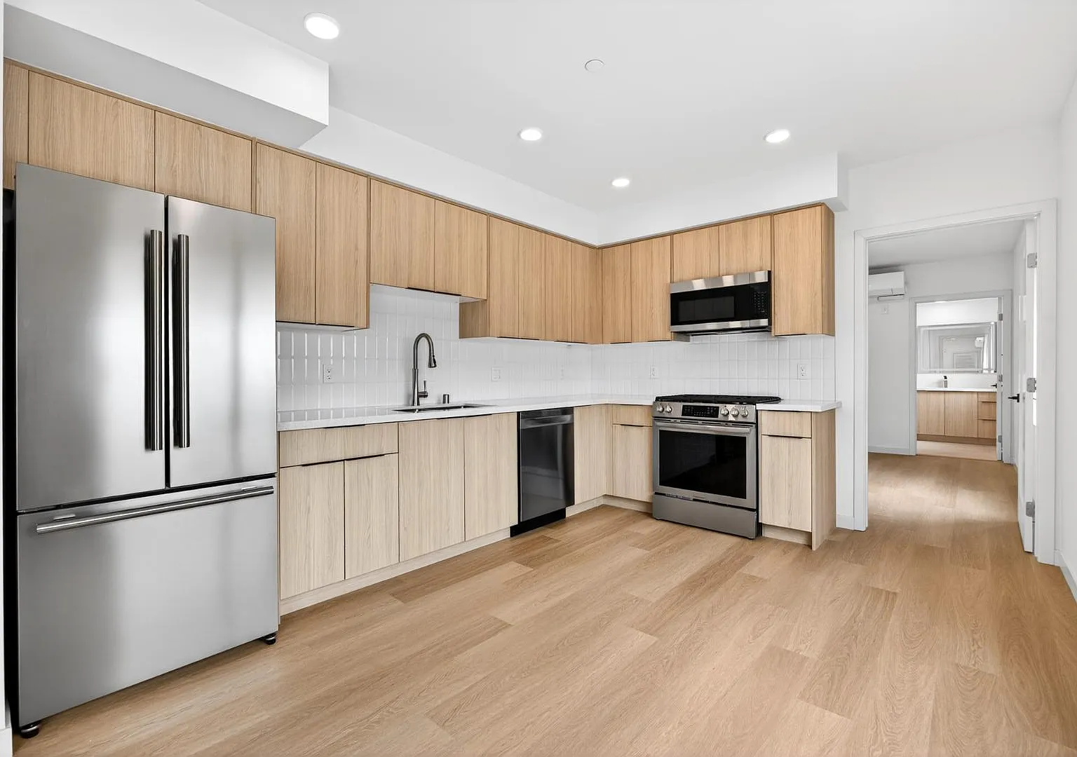 6115 Romaine St - 301 — Photo 1