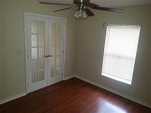 5th image of 871 Eisenhower Blvd
