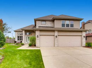 9120 Witham Ln, Woodridge, IL 60517