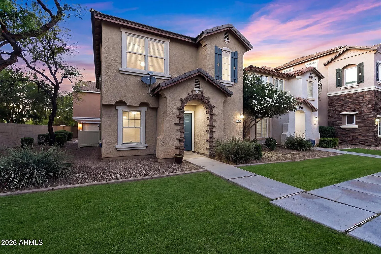 3 bed, 1228 sqft, $2,100 — Photo 1