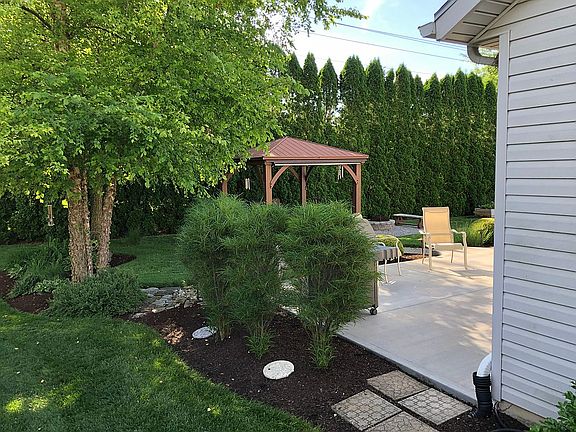2nd image of 825 Willow Creek Way