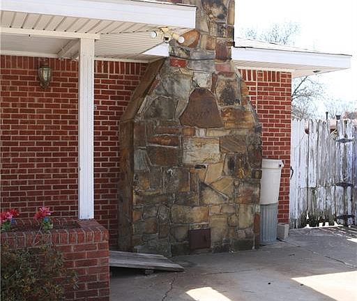 2nd image of 1021 Barbour Ave