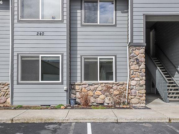 2nd image of 240 Lone Pine Ln Unit 5
