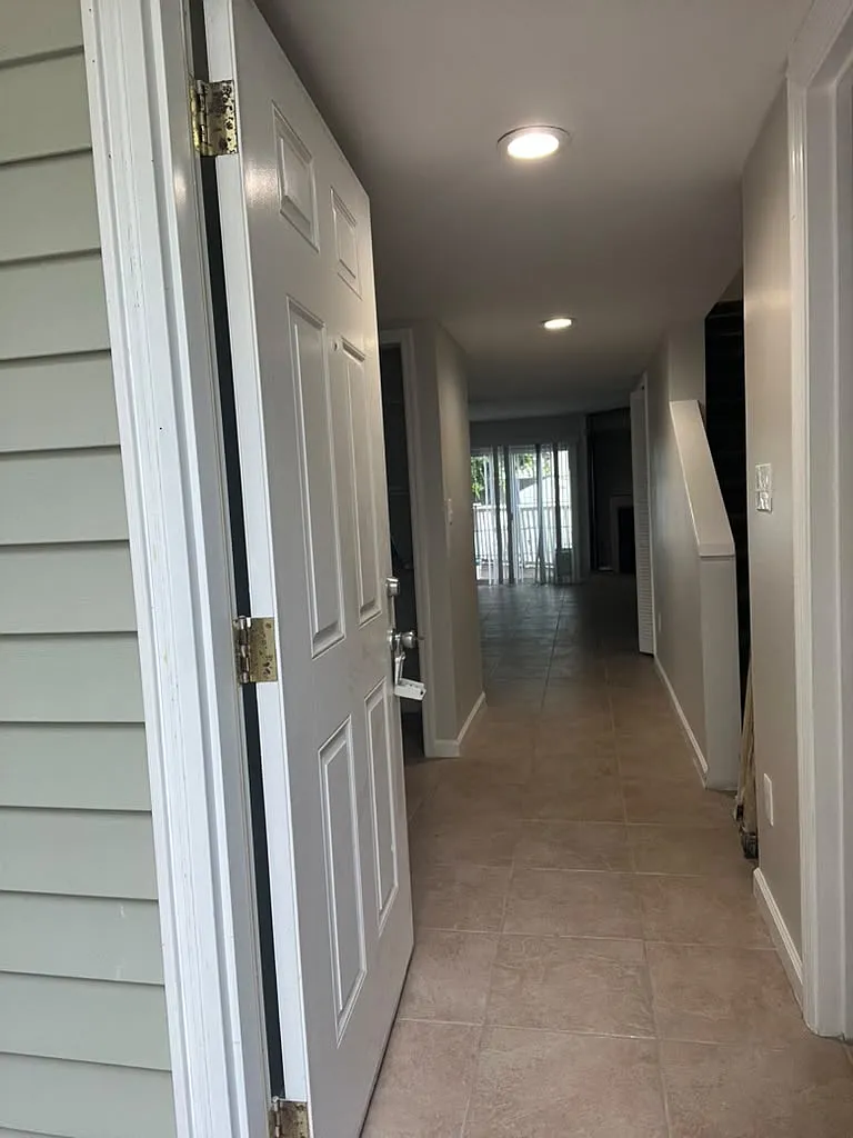 2 bed, 1.5 bath, 1200 sqft, $1,550 — Photo 2