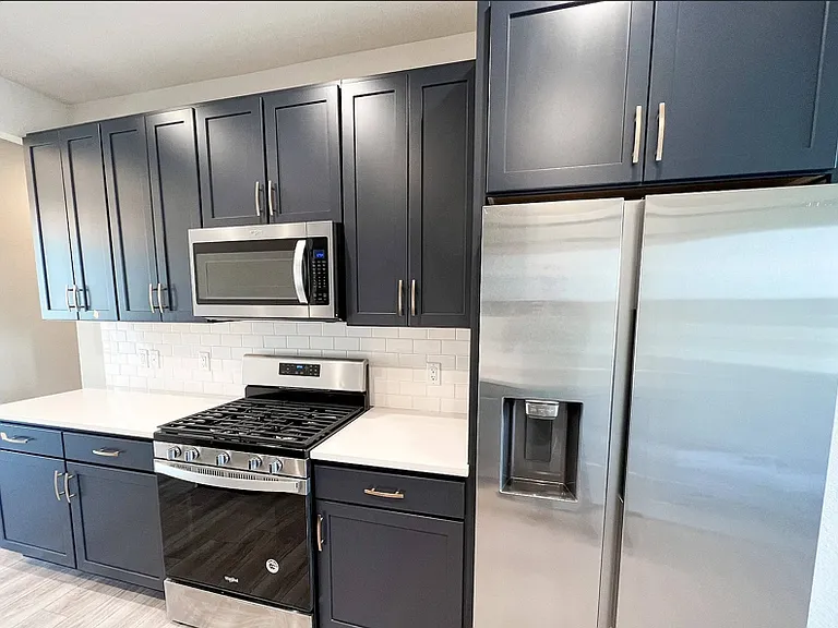 888 S Valentia St — Photo 4