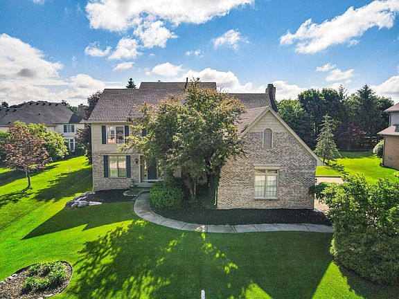 2nd image of 17733 Rolling Woods Cir