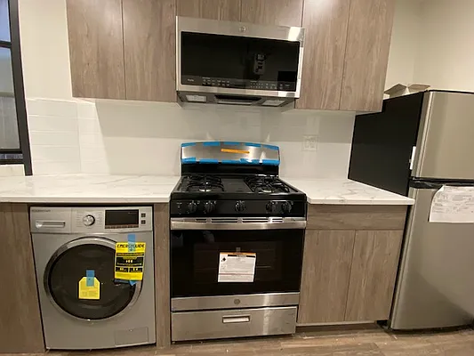 Rented by REAL New York | media 24