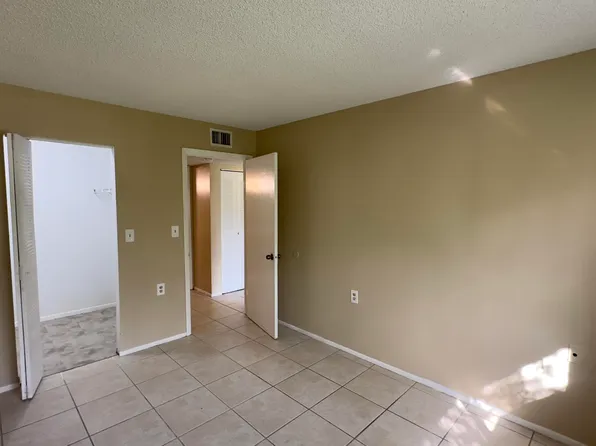 1068 N Benoist Farms Rd #307, West Palm Beach, FL 33411