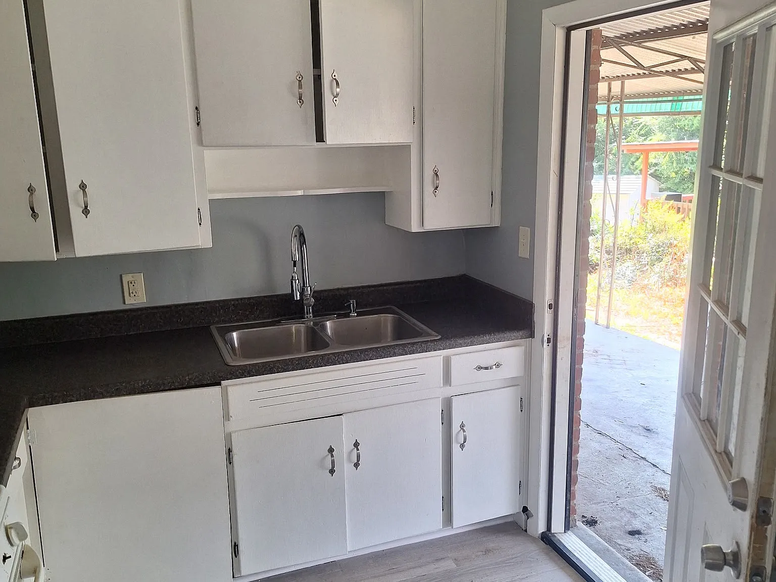 3008 Cabot St — Photo 4