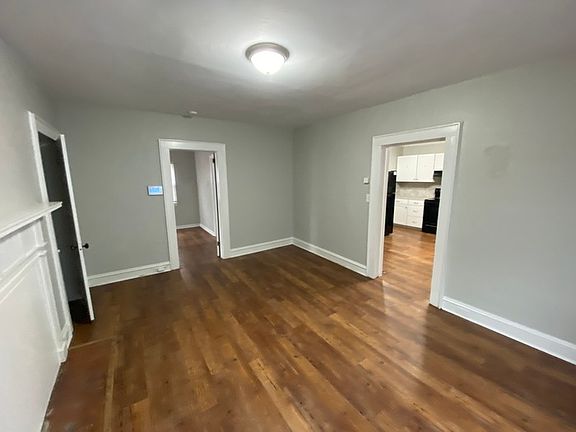 3rd image of 119 Jackson St