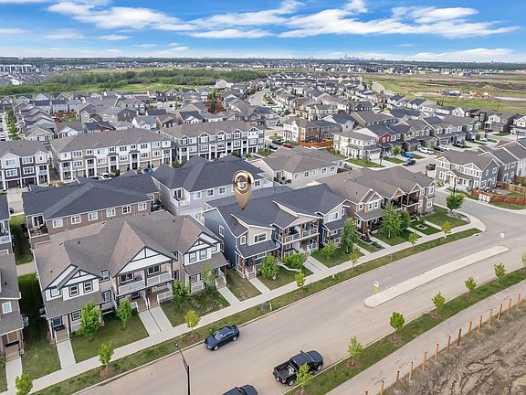3rd image of 144 Sunwapta Way NW