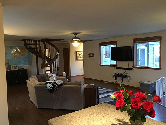 3rd image of 4442 S 158th St