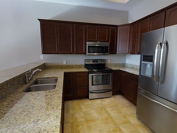 4th image of 1205 E River Dr APT 1