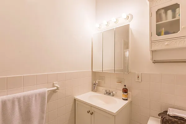 Rented by Compass | media 6