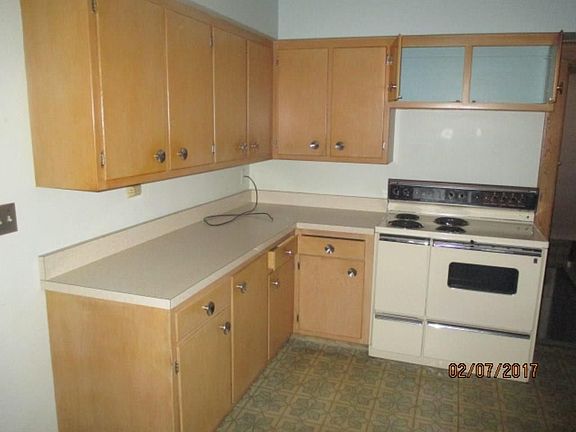 4th image of 915 N Metcalf St