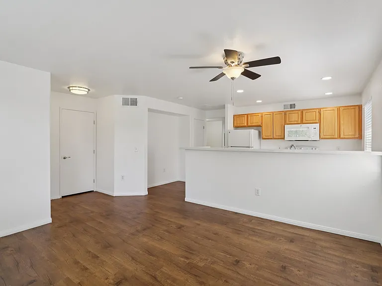 Versailles Senior Apartments — Photo 20