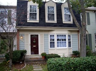 9832 Maple Leaf Dr, Gaithersburg, MD 20886