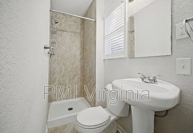 864 W 36th St — Photo 21