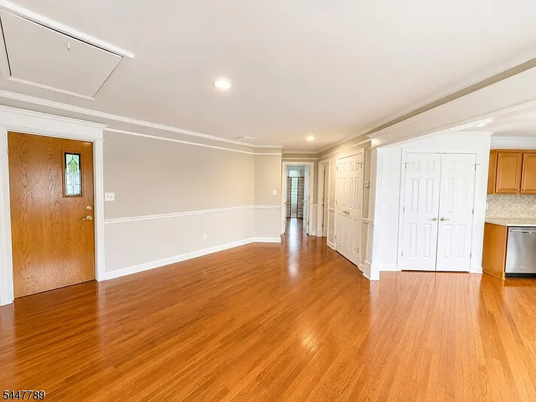 141 Main St #8 — Photo 5