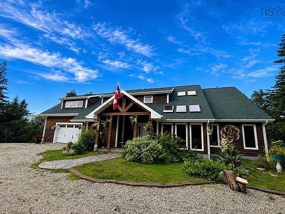 3rd image of 471 Marc Comeau Rd