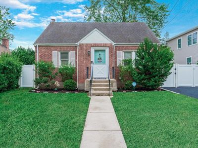 71 Van Nostrand Avenue, Merrick, NY, 11566