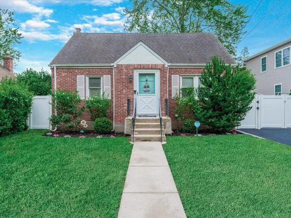 71 Van Nostrand Avenue, North Merrick, NY 11566