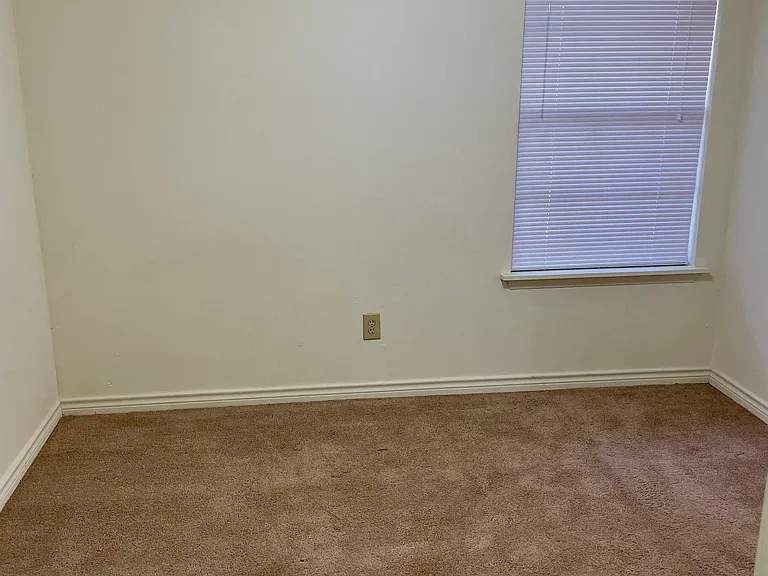 407 Hickory Dr #1 — Photo 7