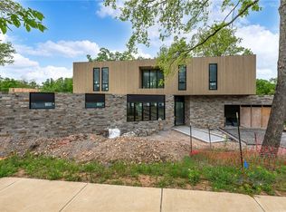 929 NW C St, Bentonville, AR 72712