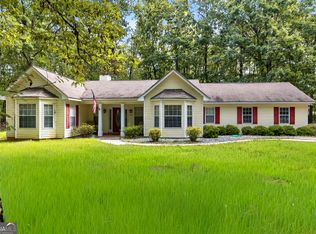 909 Lawshe Rd, Senoia, GA 30276