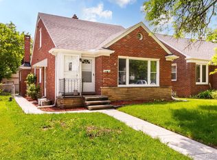 8614 Harding Ave, Center Line, MI 48015