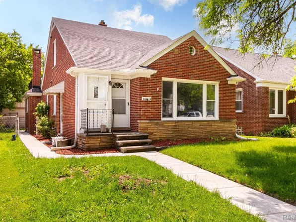 8614 Harding Ave, Center Line, MI 48015