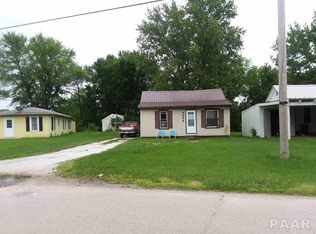 886 W Locust St, Canton, IL 61520