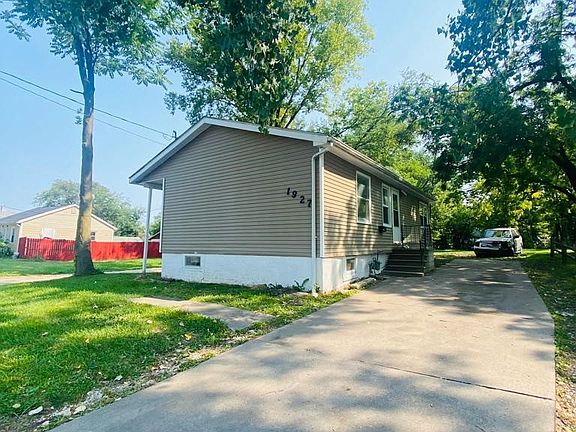2nd image of 1927 22nd St