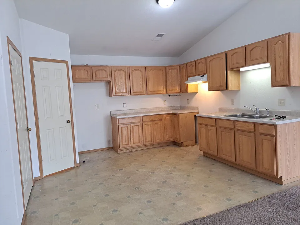 210 PL - A - kitchen_12282024